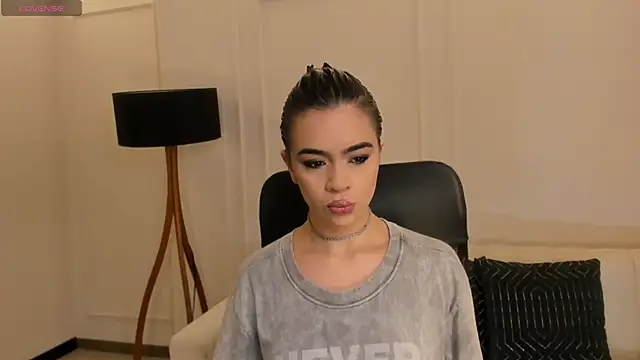 Snapshot of AlanaCraft chatting on October 18, 12:18 pm AlanaCraft online show from October 18, 12:18 pm