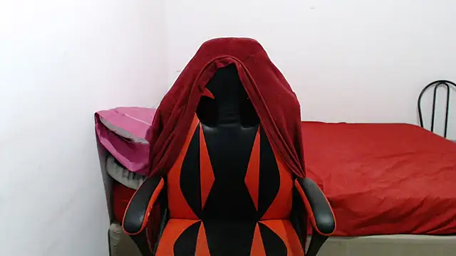 madelyn30 online show from April 7, 8:49 am