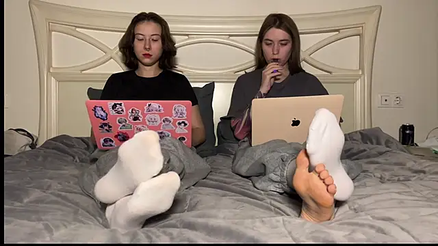 Snapshot of misswishh_ chatting on February 6, 8:56 pm misswishh online show from February 6, 8:56 pm