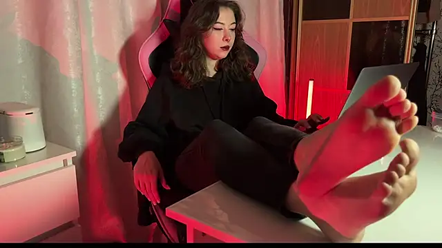 Snapshot of misswishh_ chatting on October 3, 5:47 pm misswishh online show from October 3, 5:47 pm