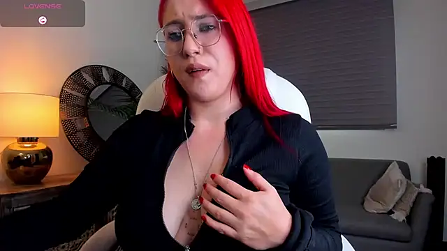 miss julietaa online show from March 18, 2:50 pm