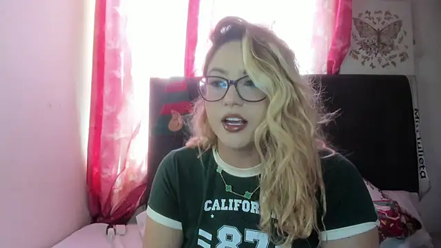 miss julietaa online show from December 22, 3:23 pm