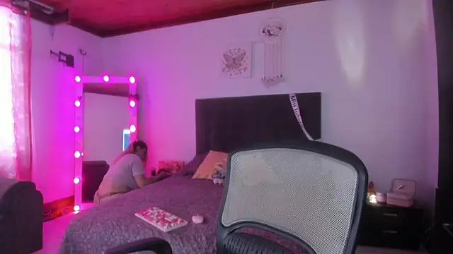 miss julietaa online show from February 16, 3:32 pm