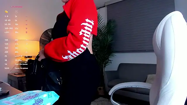 miss julietaa online show from March 19, 11:39 am