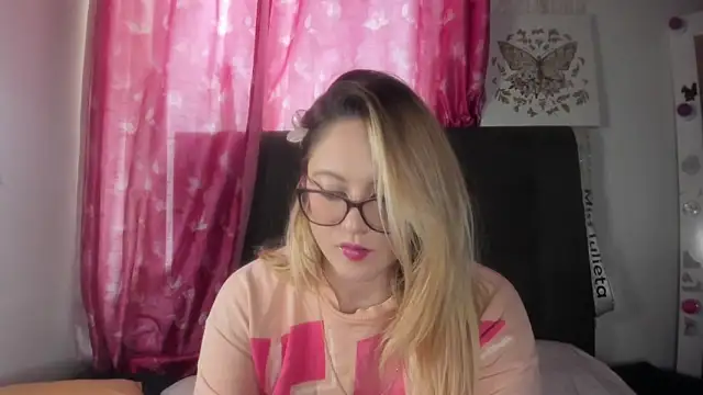 miss julietaa online show from January 16, 3:27 pm