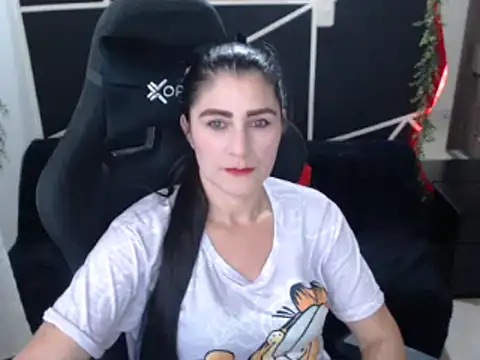 LUCY LI online show from November 23, 7:02 pm