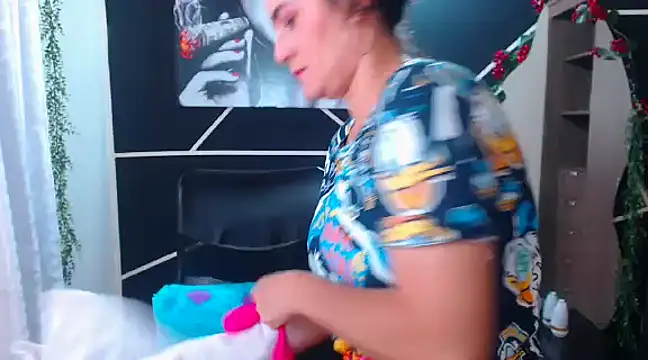 LUCY LI online show from March 10, 9:40 pm