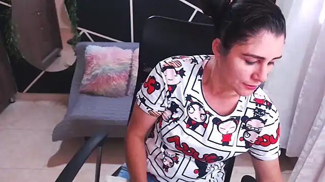 LUCY LI online show from January 24, 6:04 pm