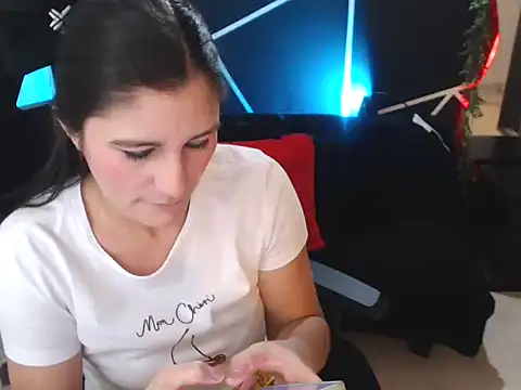 LUCY LI online show from November 16, 7:29 pm