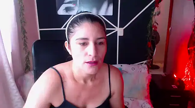 LUCY LI online show from March 16, 12:55 pm