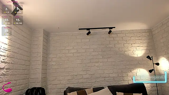 AllisonRogersX online show from June 30, 10:37 am
