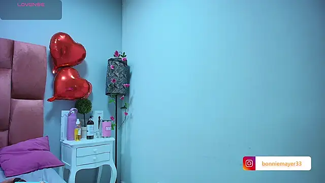 Snapshot of SweetBonniie chatting on February 27, 5:58 pm SweetBonniie online show from February 27, 5:58 pm