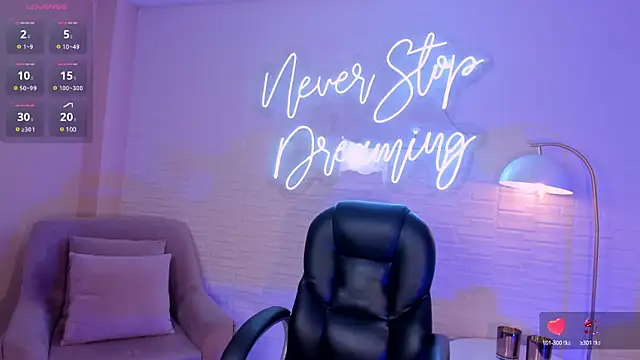 Snapshot of MaddisonLowe chatting on March 14, 3:26 am MaddisonLowe online show from March 14, 3:26 am