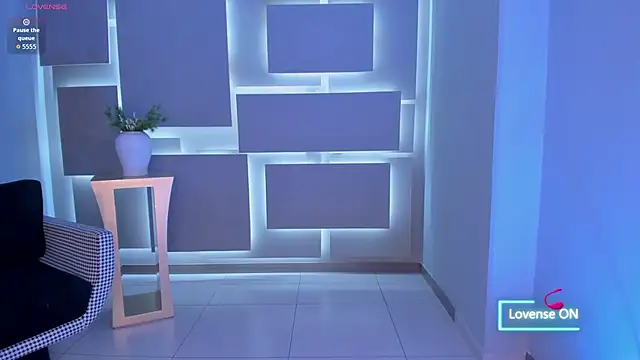 MaddisonLowe online show from March 11, 8:47 pm