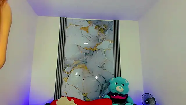 Snapshot of Hellen_moons__ chatting on March 12, 3:24 am Hellen moons online show from March 12, 3:24 am