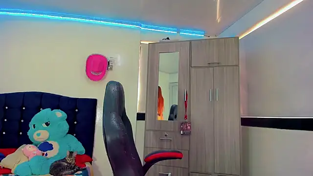 Snapshot of Hellen_moons__ chatting on October 2, 7:06 pm Hellen moons online show from October 2, 7:06 pm