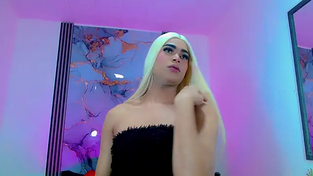 Snapshot of Hellen_moons__ chatting on March 20, 7:04 pm Hellen moons online show from March 20, 7:04 pm
