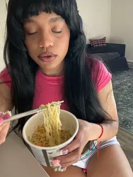 Snapshot of afavoredangel chatting on February 13, 12:10 am afavoredangel online show from February 13, 12:10 am