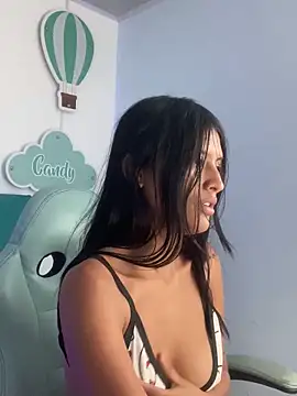  18 laura online show from December 5, 9:11 am