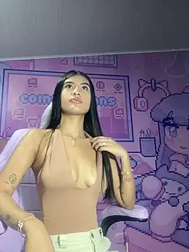 Snapshot of _18_laura chatting on November 23, 3:38 am 18 laura online show from November 23, 3:38 am