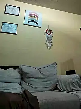 bombondenisse online show from January 15, 4:15 am