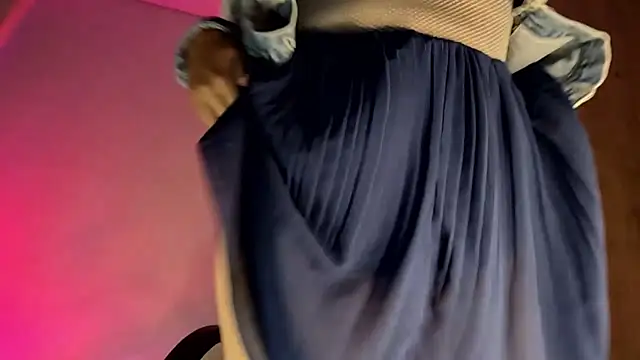 Snapshot of Ale_xandra chatting on June 25, 1:03 am Ale xandra online show from June 25, 1:03 am