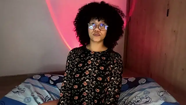 Snapshot of Ale_xandra chatting on June 12, 12:52 am Ale xandra online show from June 12, 12:52 am