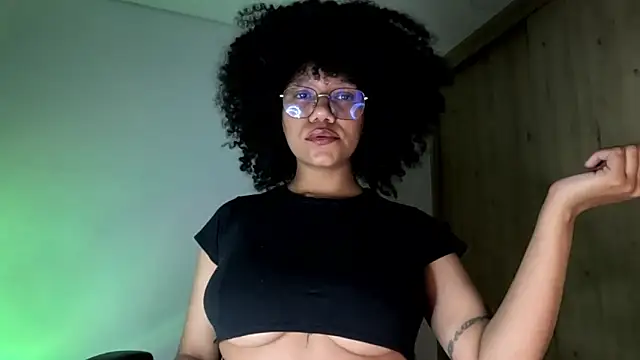 Snapshot of Ale_xandra chatting on June 27, 1:22 am Ale xandra online show from June 27, 1:22 am