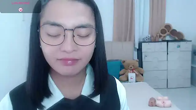 zhaviahale21 online show from August 4, 4:33 pm