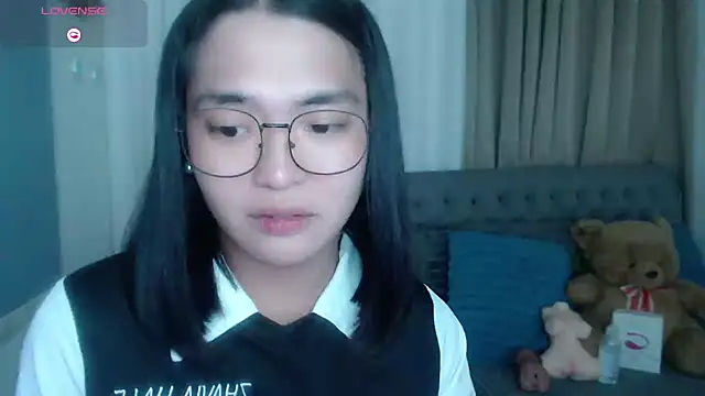zhaviahale21 online show from July 6, 8:11 pm