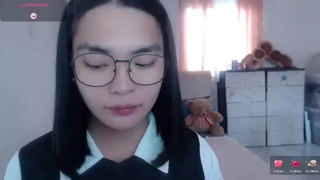 zhaviahale21 online show from August 5, 4:39 am