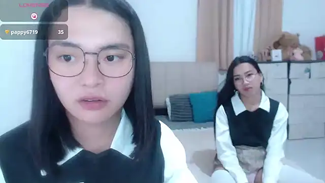 zhaviahale21 online show from July 24, 2:35 pm