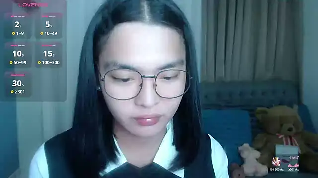 zhaviahale21 online show from July 12, 9:32 am