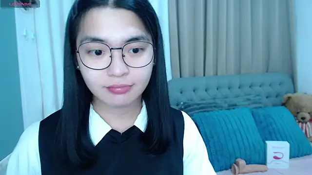Snapshot of zhaviahale21 chatting on November 6, 7:23 am zhaviahale21 online show from November 6, 7:23 am