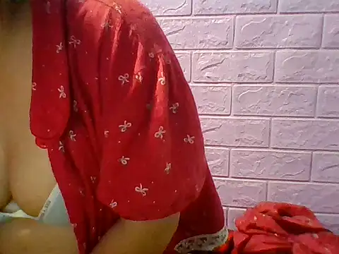 Snapshot of Mimi18x chatting on June 21, 3:23 am Mimi18x online show from June 21, 3:23 am