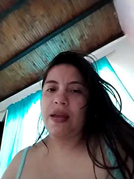 Snapshot of lisseth chatting on April 3, 8:04 pm lisseth online show from April 3, 8:04 pm