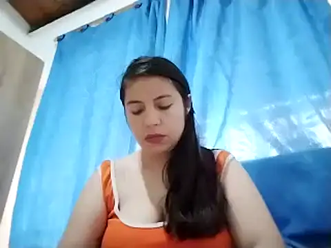 Snapshot of lisseth chatting on February 12, 9:33 pm lisseth online show from February 12, 9:33 pm
