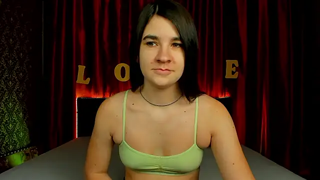  Polly Love  online show from February 24, 6:58 am