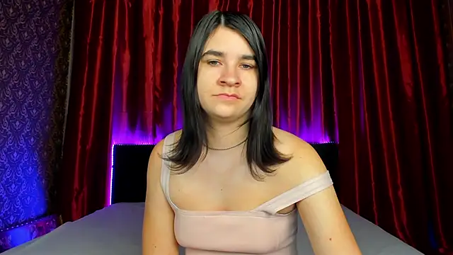  Polly Love  online show from April 3, 6:09 am