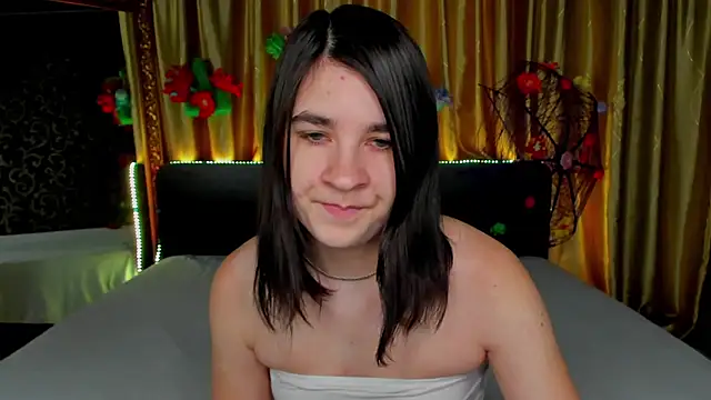  Polly Love  online show from March 11, 7:02 am