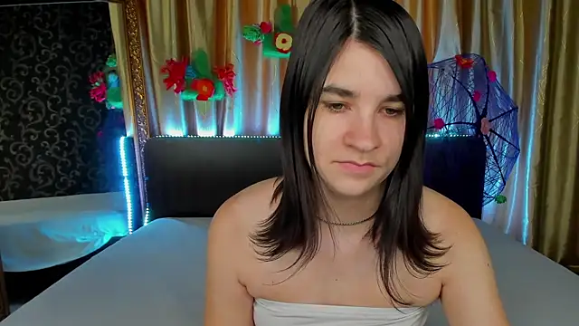  Polly Love  online show from April 4, 5:58 am