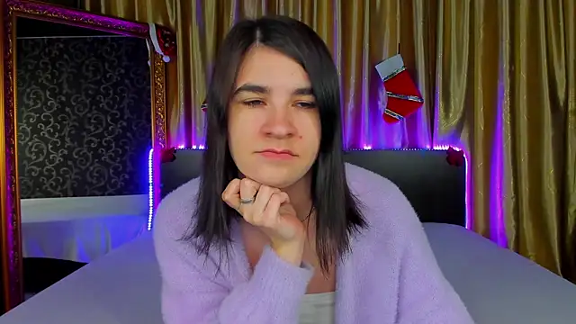  Polly Love  online show from December 15, 1:06 pm