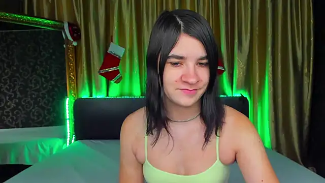  Polly Love  online show from January 8, 7:14 am