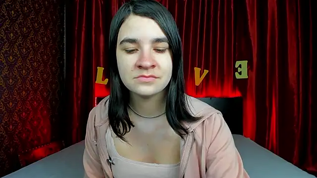  Polly Love  online show from February 21, 7:43 am