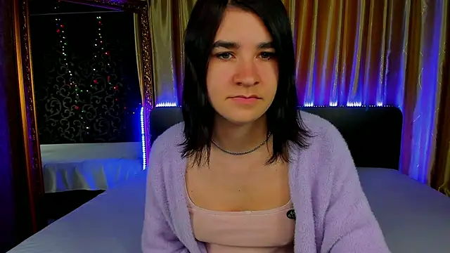  Polly Love  online show from October 12, 6:15 am