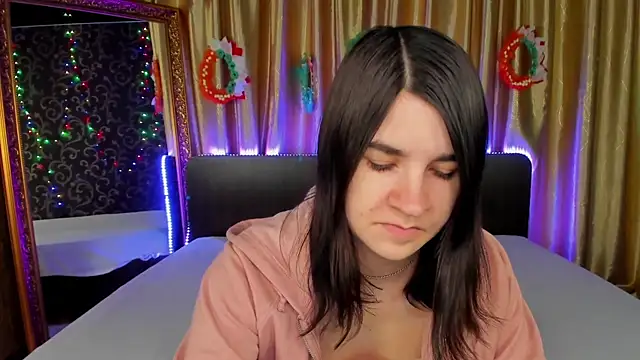  Polly Love  online show from April 10, 6:20 am