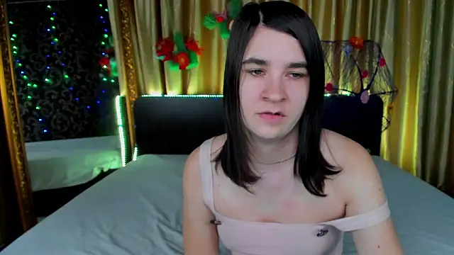  Polly Love  online show from March 27, 8:26 am