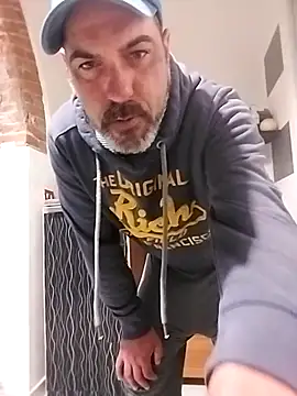 affascino online show from April 14, 7:35 am