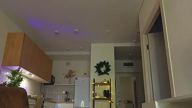 Lili Roze  online show from January 14, 5:11 am