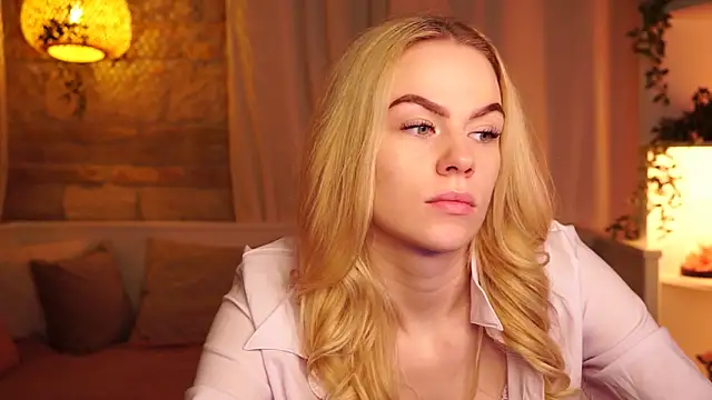 sn0w barbie online show from November 4, 9:35 am